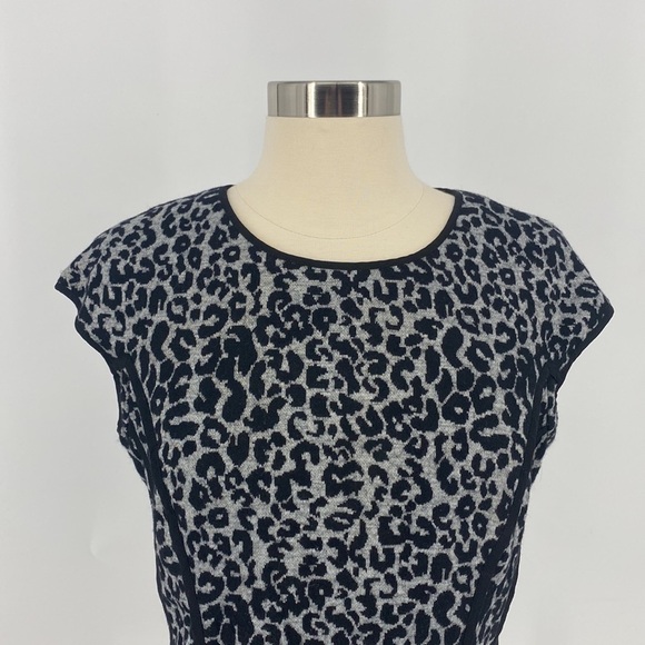 Rebecca Taylor Animal Print Peplum Cap Sleeve Top - Picture 5 of 10